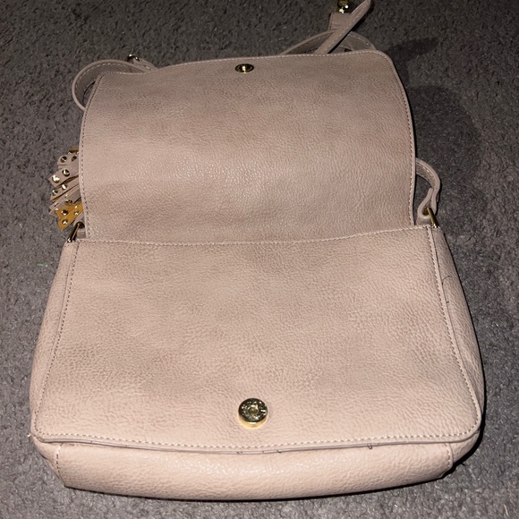 Steve Madden Handbag Bag with Tassel - Picture 2 of 6